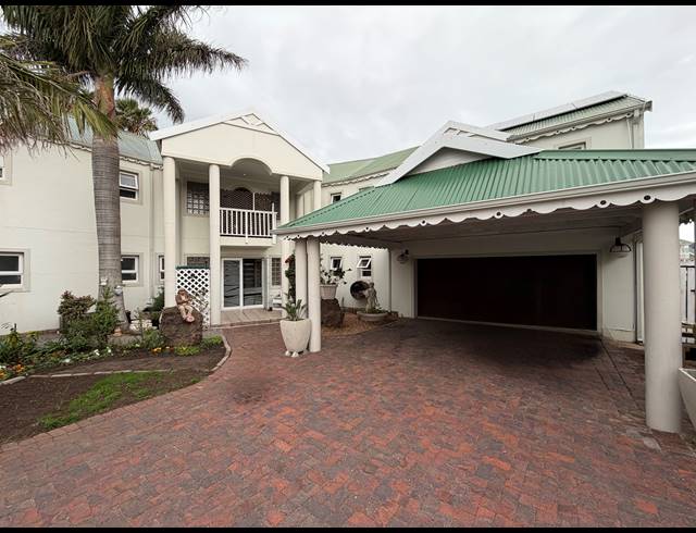 6 BEDROOM HOUSE FOR SALE IN MARINA MARTINIQUE